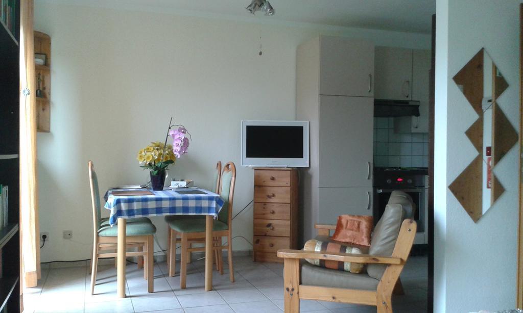 B&B Am See Koeln - Privatzimmer Εξωτερικό φωτογραφία