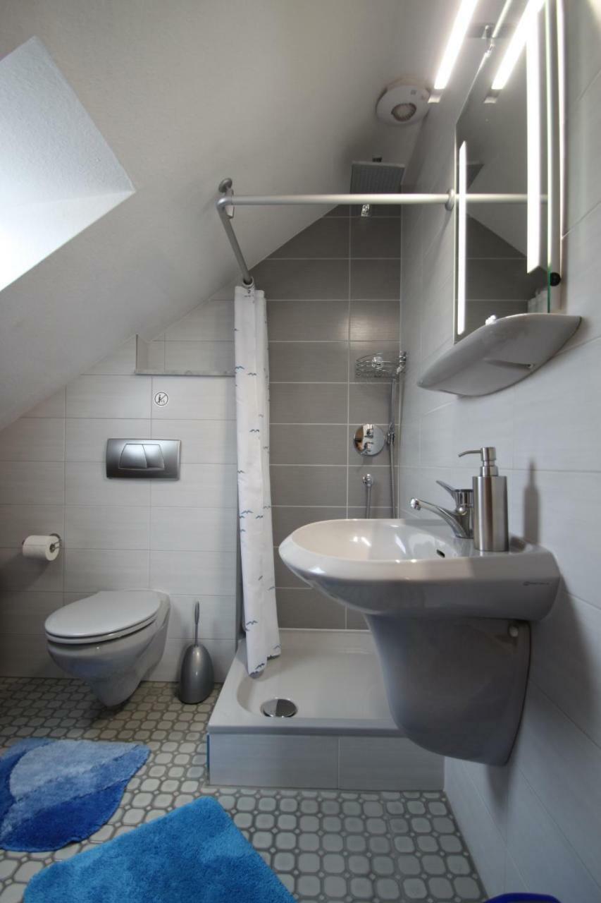 B&B Am See Koeln - Privatzimmer Εξωτερικό φωτογραφία