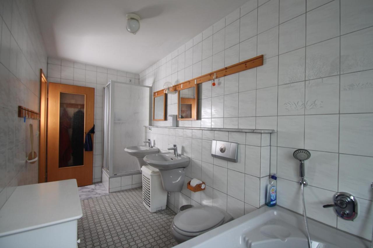 B&B Am See Koeln - Privatzimmer Εξωτερικό φωτογραφία